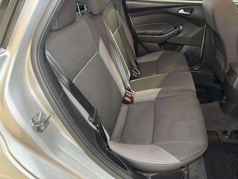 Used 2013 Ford Focus SE w/ SE Winter Pkg FWD image 23