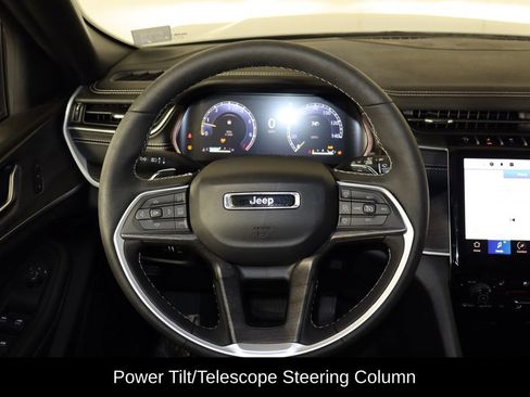 Used 2024 Jeep Grand Cherokee Limited w/ Luxury Tech Group II RWD image 7