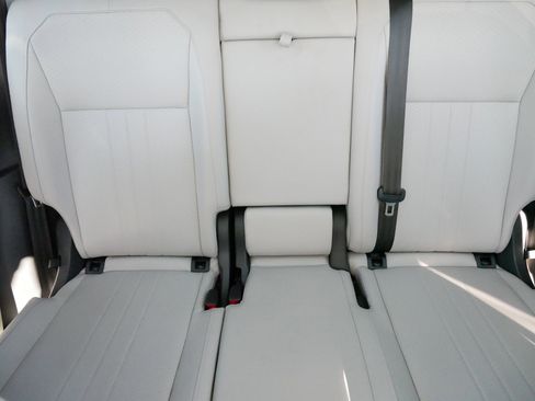 Certified 2022 Volkswagen Tiguan SE w/ Panoramic Sunroof Package image 13