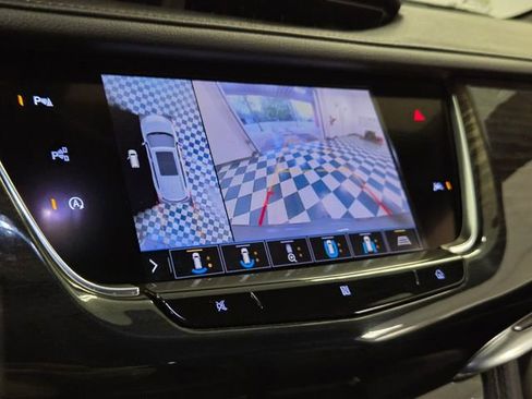 Used 2020 Cadillac XT6 Premium Luxury image 18