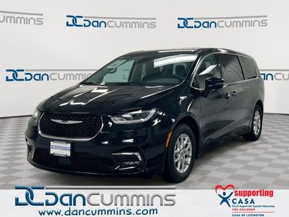 Used 2024 Chrysler Pacifica Touring-L