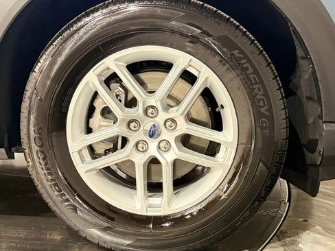 Used 2025 Ford Explorer Active w/ Active Comfort Package image 25