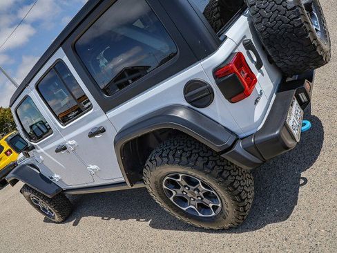 Used 2023 Jeep Wrangler Unlimited Rubicon 4xe AWD/4WD image 8