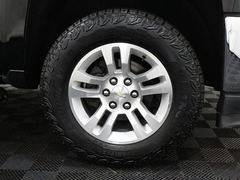 Used 2018 Chevrolet Silverado 1500 LT w/ All Star Edition image 33