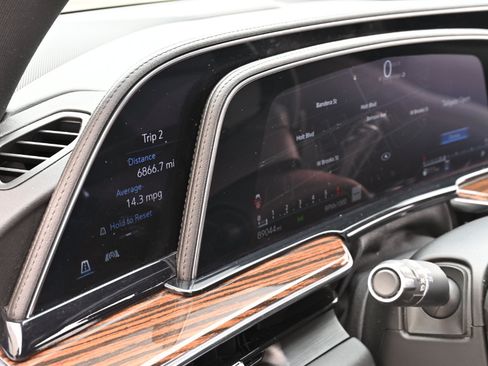 Used 2022 Cadillac Escalade ESV Luxury AWD/4WD image 27