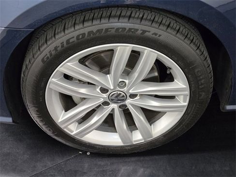 Used 2019 Volkswagen Passat 2.0T Wolfsburg w/ Wheels & Sunroof Package image 12