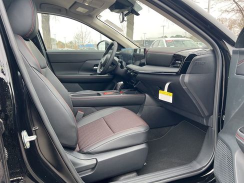 New 2025 Nissan Kicks SR image 27