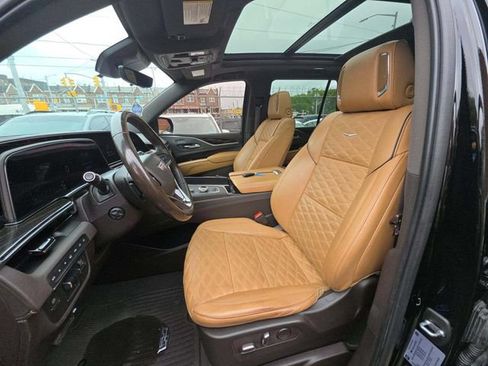 Used 2022 Cadillac Escalade Sport w/ Touring Package AWD/4WD image 5