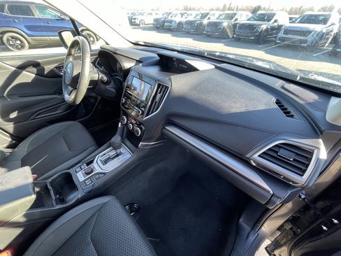 Used 2024 Subaru Forester Premium image 31