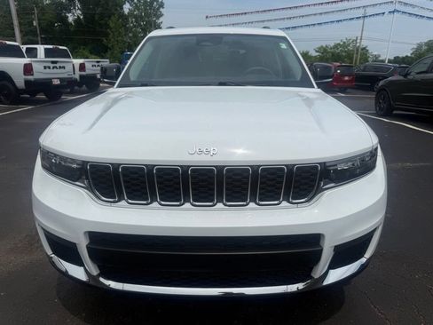 Used 2023 Jeep Grand Cherokee L Limited AWD/4WD image 3