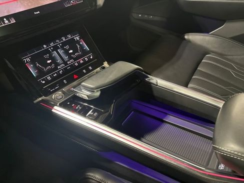 Used 2019 Audi e-tron Prestige w/ Prestige Package image 26
