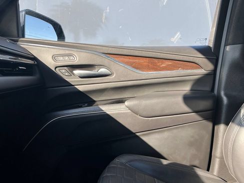 Used 2021 Cadillac Escalade ESV Sport Platinum AWD/4WD image 16