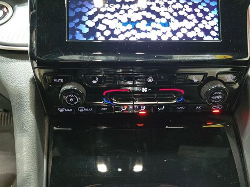 Used 2024 Jeep Grand Cherokee Altitude image 15