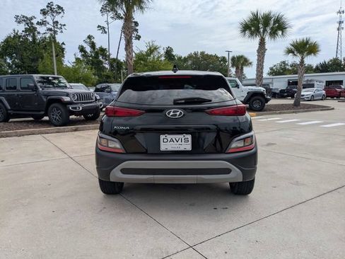 Used 2022 Hyundai Kona SE FWD image 4