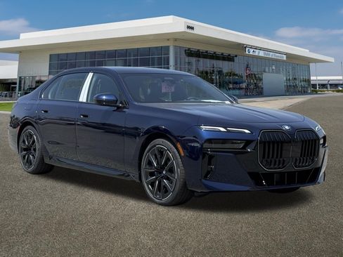 New 2026 BMW 740i RWD image 2