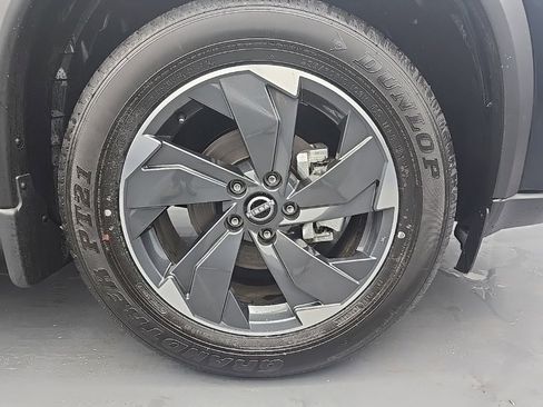 New 2025 Nissan Rogue SV image 9