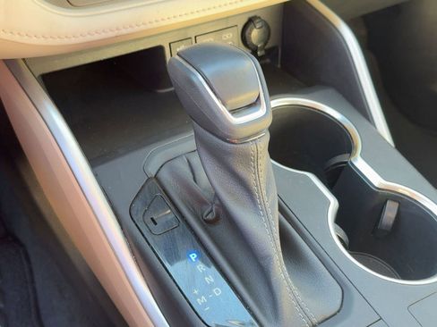 Used 2023 Toyota Highlander XLE image 17