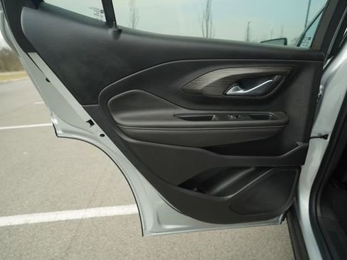 Used 2022 GMC Terrain SLT image 16