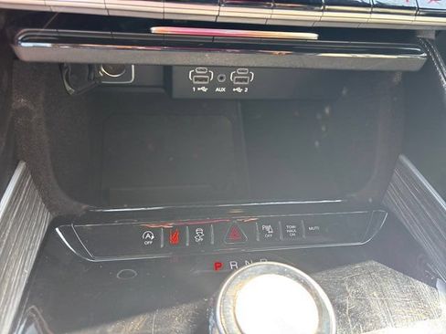 Used 2024 Jeep Wagoneer Series II w/ Flexible Seating Group RWD image 41