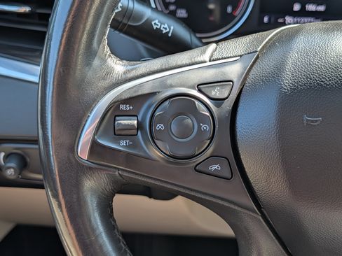 Used 2020 Buick Enclave Essence FWD image 31