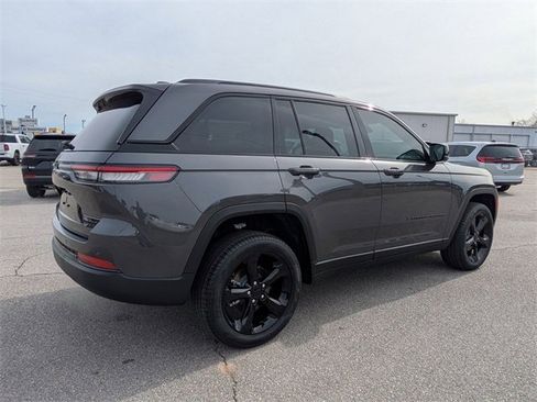 New 2025 Jeep Grand Cherokee Limited w/ Black Appearance Package image 3