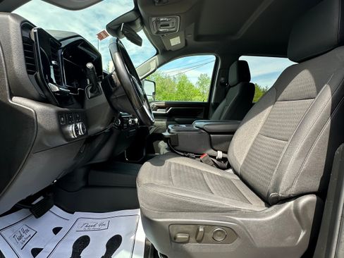 Used 2024 GMC Sierra 2500 SLE w/ SLE Value Package; AWD/4WD image 15