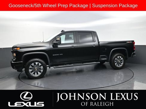 Used 2025 Chevrolet Silverado 2500 Custom w/ Custom Convenience Package AWD/4WD image 2