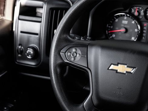 Used 2018 Chevrolet Silverado 1500 Custom w/ Custom Value Package image 13