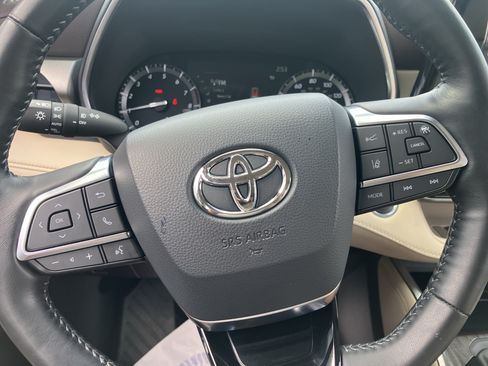 Used 2020 Toyota Highlander Limited AWD/4WD image 24