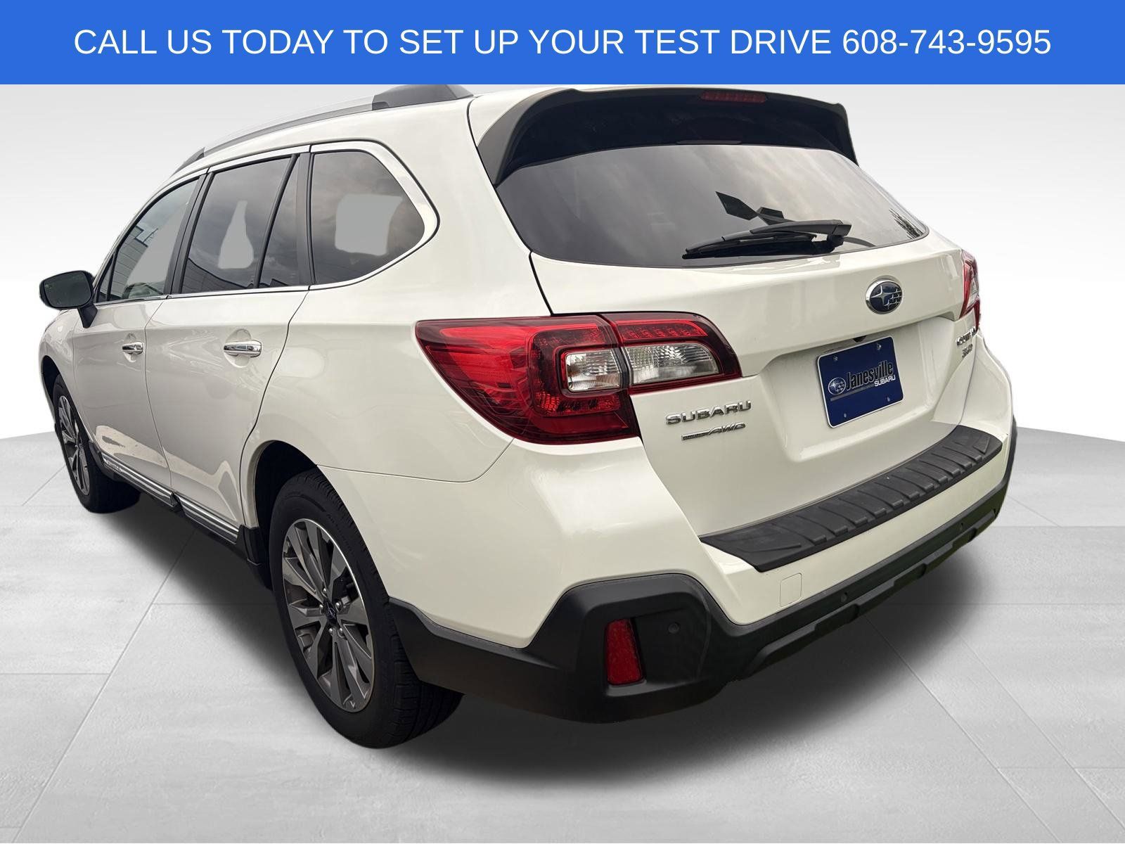 Used 2018 Subaru Outback 3.6R Touring AWD/4WD image 3