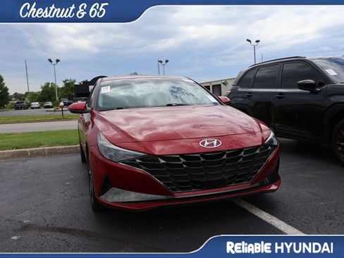 Used 2023 Hyundai Elantra Limited FWD image 2