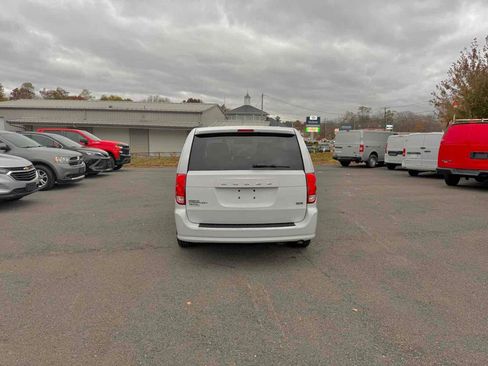 Used 2016 Dodge Grand Caravan SE w/ Quick Order Package 29E SE image 6
