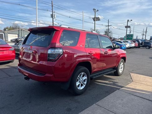 Used 2017 Toyota 4Runner SR5 Premium image 8