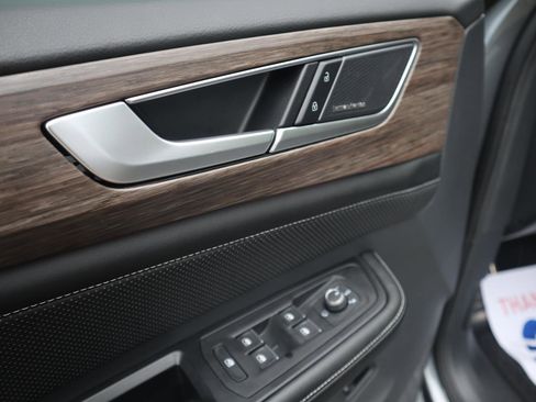 Used 2024 Volkswagen Atlas SEL Premium R-Line image 12