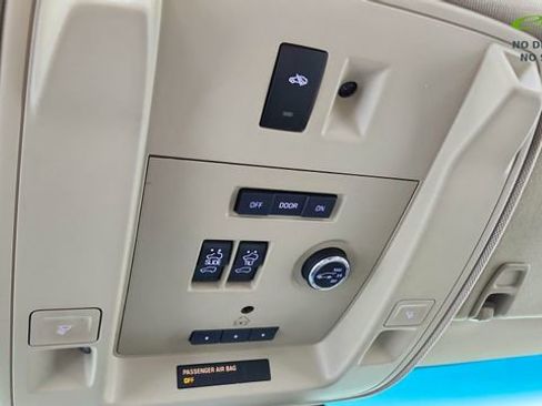 Used 2015 Cadillac Escalade Luxury RWD image 57