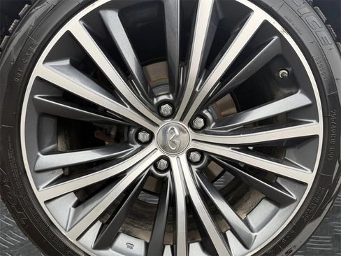 Used 2019 INFINITI Q60 3.0t Luxe image 20