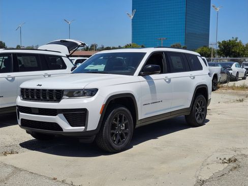 New 2026 Jeep Grand Cherokee L 4WD image 3