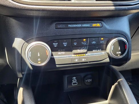Used 2025 Ford Escape ST-Line AWD/4WD image 21