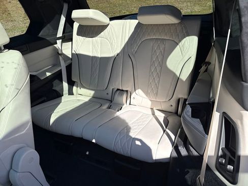 New 2026 BMW X7 xDrive40i w/ M Sport Package image 25