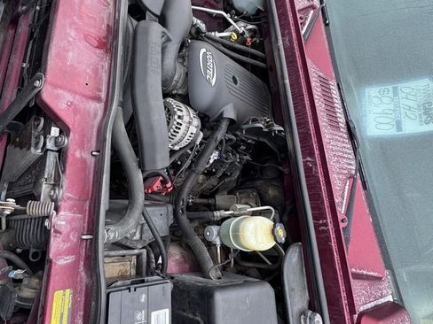 Used 2004 HUMMER H2 w/ Preferred Equipment Group image 48