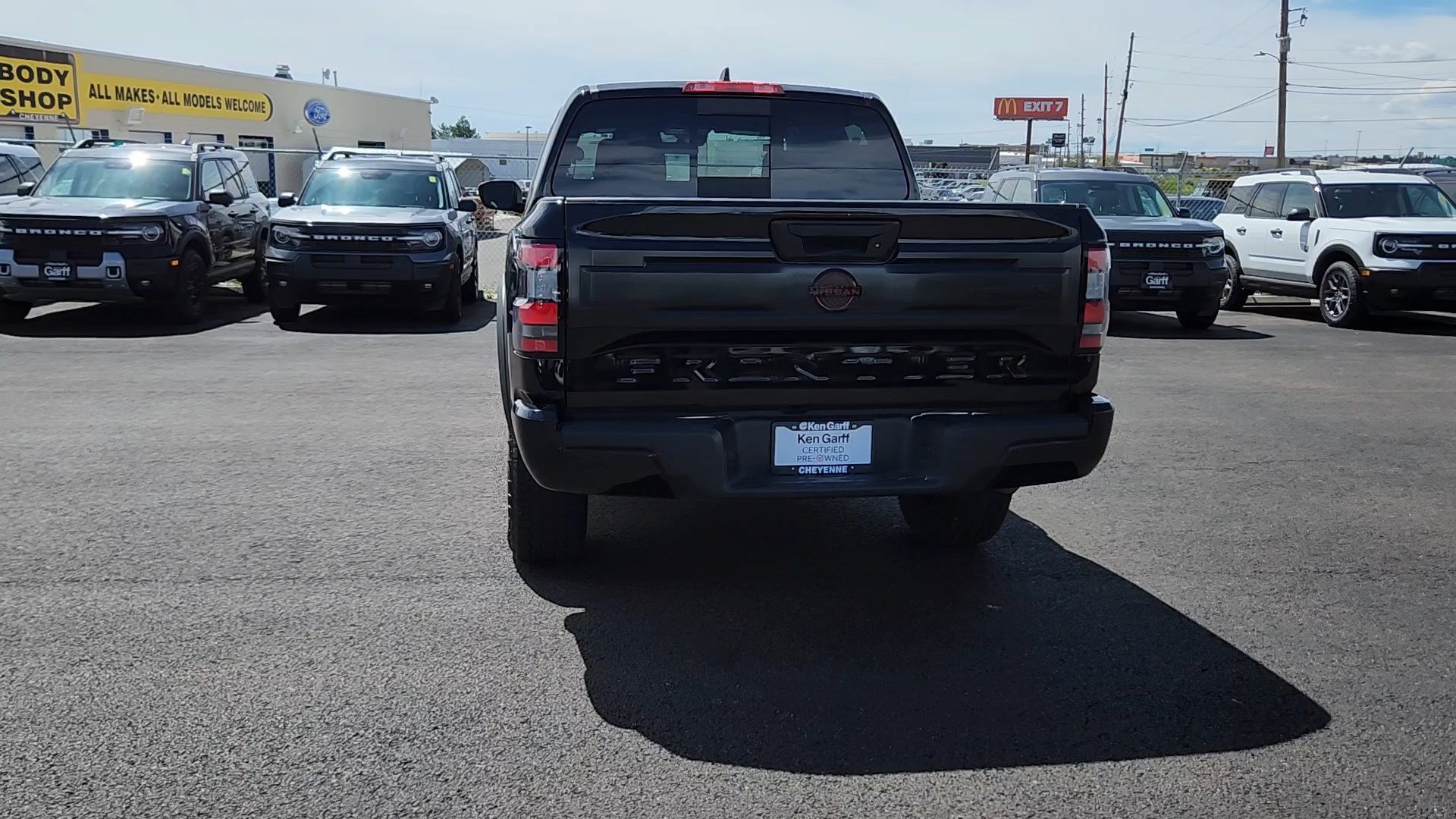 Used 2026 Nissan Frontier PRO-4X AWD/4WD image 3