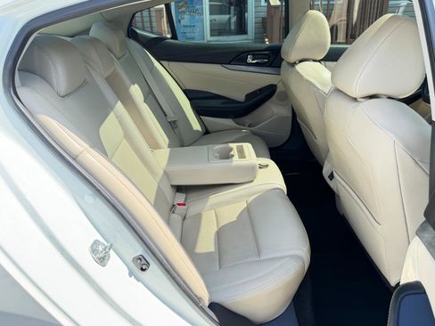Used 2018 Nissan Maxima 3.5 SL FWD image 37