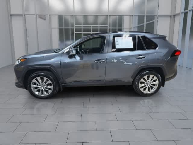 Used 2021 Toyota RAV4 XLE Premium AWD/4WD image 5