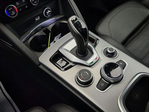 Used 2023 Alfa Romeo Stelvio Veloce image 35