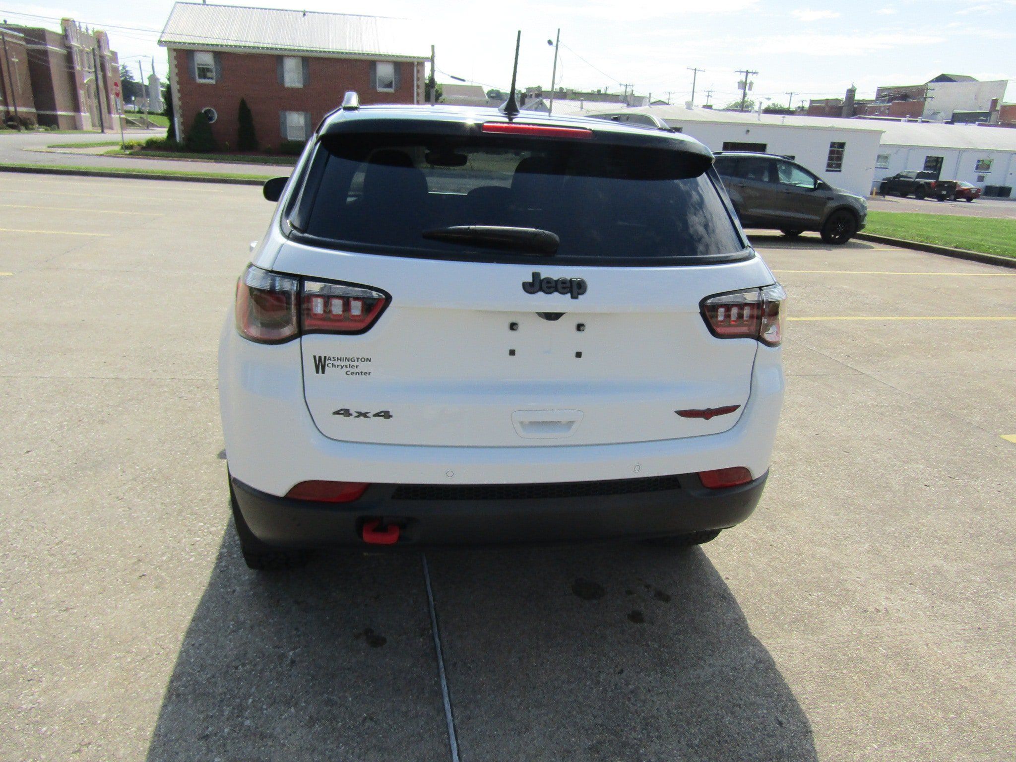 Used 2025 Jeep Compass Trailhawk w/ Sun & Sound Group AWD/4WD image 5