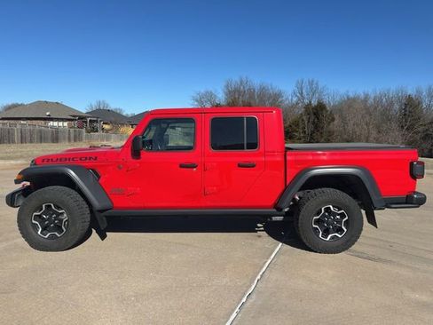 Used 2020 Jeep Gladiator Rubicon image 2
