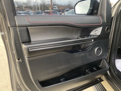 Used 2019 Ford Expedition Limited image 19