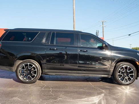 Used 2023 Chevrolet Suburban RST image 34