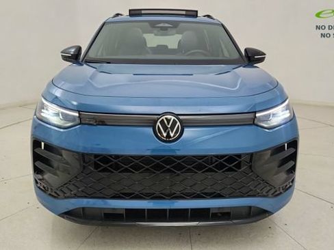Used 2025 Volkswagen Tiguan SE R-Line FWD image 13