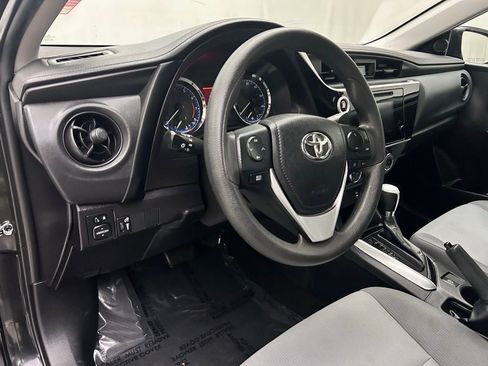 Used 2019 Toyota Corolla L image 10